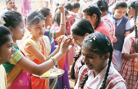 पुणे : मराठीचा पेपर सोप्पाच! दहावीच्या परीक्षेला राज्यात उत्साहात सुरुवात