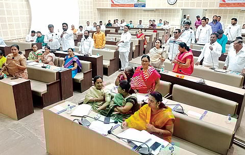 नगर : बजेटवरील चर्चा भरकटली; शहरातील रस्ते खोदाई दरनिश्चितीसाठी समिती नेमणार