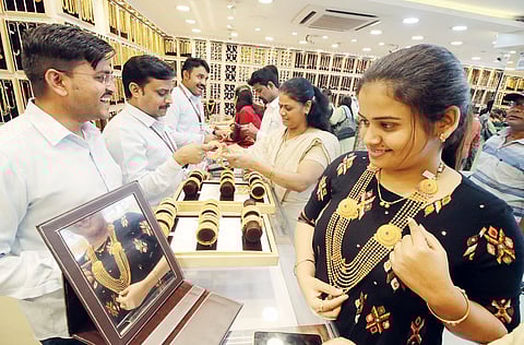 पिंपरी : गुढीपाडव्यानिमित्त खरेदीचा साधला मुहूर्त; सराफा बाजारात कोट्यवधींची उलाढाल