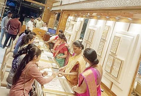 नगर : मुहूर्ताच्या खरेदीने बाजारात नवचैतन्य, कोट्यवधीची गुढी!