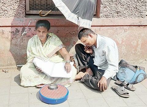 पुणे : ‘वजन करा, पण भीक देऊ नका’