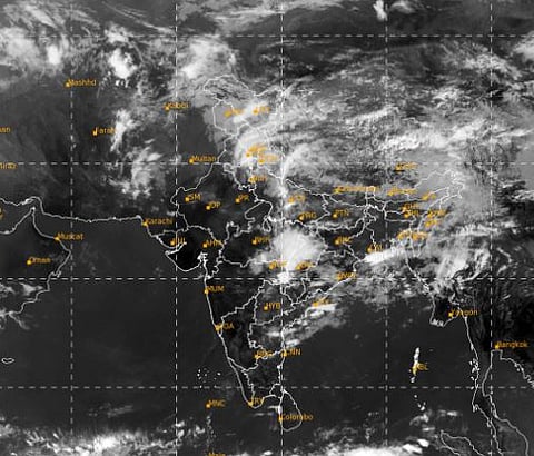 Weather Update : आज कोकण, मध्य महाराष्ट्रात मुसळधार पावसाचा अंदाज