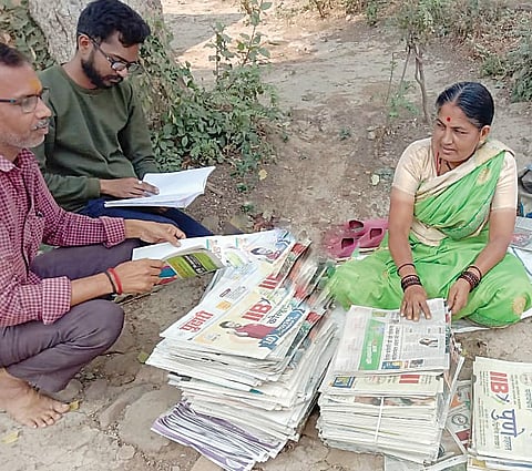 पुणे : वृत्तपत्रे घरोघरी वाटणार्या मुक्ताबाईंची प्रेरणादायी तीन तपे