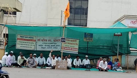 सांगली जिल्हा मध्यवर्ती बँकेने यशवंत कारखान्याचा लिलाव रद्द करावा : आंदोलकांची मागणी