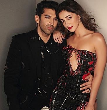 अनन्याचे आदित्यशी अफेअर?