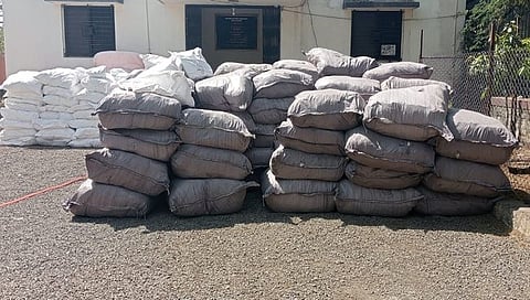 बीड: पिंपळनेर येथे गुटख्यासह ५२ लाखांचा मुद्देमाल जप्त