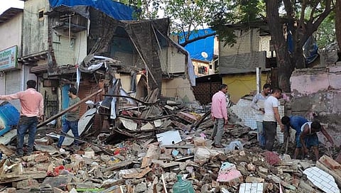 मध्ये गॅस सिलेंडरचा स्फोट