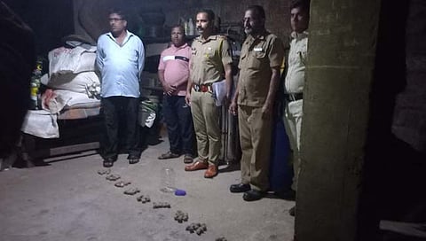 गावठी बॉम्बचा साठा