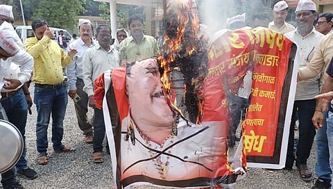 चंद्रपूर: बेताल वक्तव्याप्रकरणी संजय गायकवाड यांचा शासकीय कर्मचाऱ्यांकडून निषेध