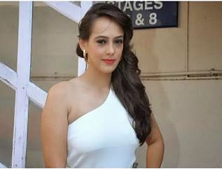 हेजल कीच- हे तर खास गिफ्ट