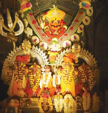 जेजुरी : खंडोबा मंदिरात किरणोत्सव