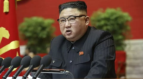 ६५३ काडतुसे हरवली आणि हुकुमशहा किम जोंग यांची सटकली…संपूर्ण शहरात लॉकडाउन!