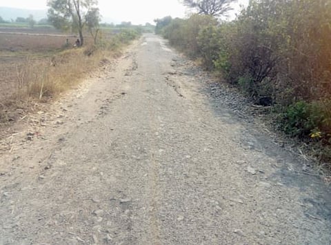 पुणे : कुरकुंभ घाटातील रस्त्याचे काम रखडले