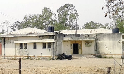 बेल्हे मंडल कृषी कार्यालयाला अधिकारी देता का?