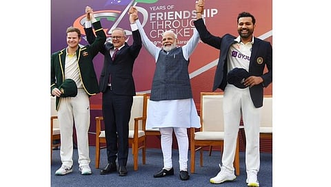 India Vs Australia : पीएम मोदींची क्रिकेट डिप्लोमसी! भारत-ऑस्ट्रेलिया ‘कसोटी’ सामना पाहण्यासाठी दोन्ही देशांचे पंतप्रधान स्टेडियमवर एकत्र