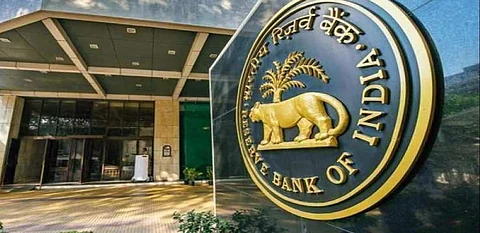 Banks Loan Write-Off : बँकांनी बुडीत कर्जाचे २.०९ लाख कोटी रुपये केले ‘राईट ऑफ’ : आरबीआय