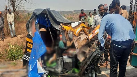 अपघात कुटुंबातील ३ जण ठार