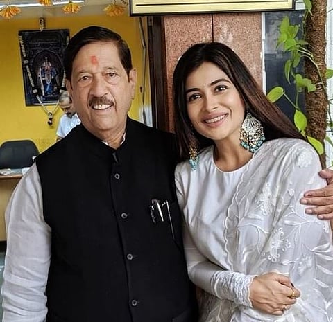 खासदार गिरीश बापट यांच्या निधनानंतर या मराठी अभिनेत्रीची भावनिक पोस्ट चर्चेत