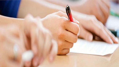 जळगाव जिल्ह्यात दहावीच्या मराठीच्या पहिल्याच पेपरला कॉफी