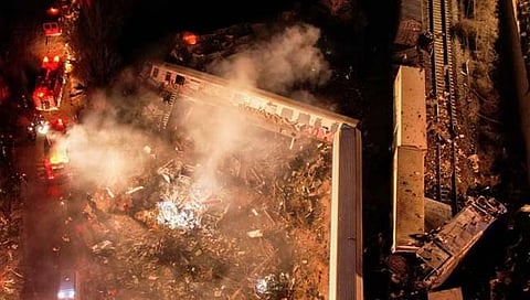 ग्रीसमध्ये दोन रेल्वे गाड्यांची धडक