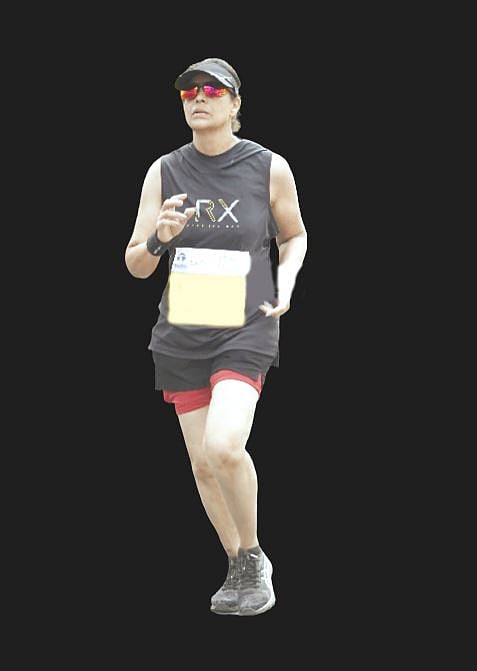 नगर : अल्ट्रा मॅरेथॉनची नगरी ‘क्वीन’: 25 पेक्षा अधिक मॅरेथॉनमध्ये पदके; विद्या बनल्या कुटुंबाचा अभिमान