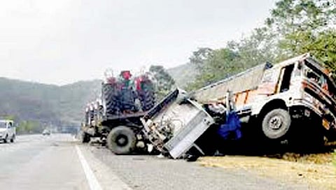 मुंबई-पुणे महामार्गावर ‘मृत्यूचे तांडव’ सुरूच; तीन वर्षांत 450 अपघातांत 205 मृत्युमुखी