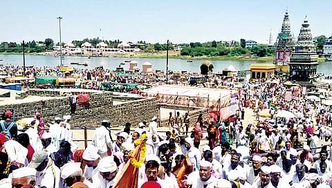 चैत्री यात्रेनिमित्त पंढरीत चार लाख भाविक