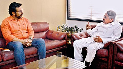 ‘शिवपुत्र संभाजी’ महानाट्याचे आपणच प्रेरणास्रोत; डॉ. प्रतापसिंह जाधव यांच्याबद्दल अमोल कोल्हे यांची कृतज्ञता