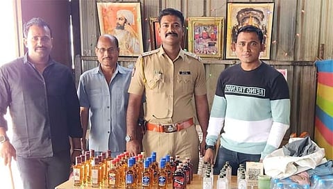 बीड: देवगाव फाटा येथे अवैध दारू विक्रीवर पोलिसांची धाड