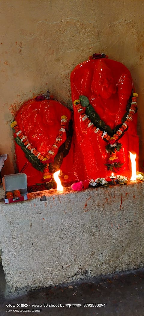 पिंपळनेर : जन्मोत्सवानिमित सजविण्यात आलेली विलोभनीय शिवमल्ल हनुमानाची मूर्ती. (छाया: अंबादास बेनुस्कर)