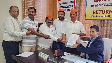 बेळगाव : यमकनमर्डी मतदार संघातून महाराष्ट्र एकीकरण समितीचे मारुती नाईक यांचा अर्ज दाखल