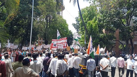 उरुण इस्लामपूर येथील नागरी समस्यांकडे लक्ष वेधण्यासाठी राष्ट्रवादीचा नगरपालिकेवर धडक मोर्चा