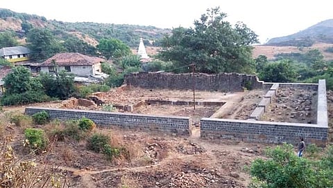 विशाळगड: शिवकालीन पंतप्रतिनिधी वाड्याचे अस्तित्व धोक्यात