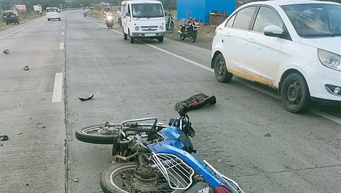 बीड : साळेगाव येथे भरधाव कारच्या धडकेत दुचाकीस्वार गंभीर जखमी