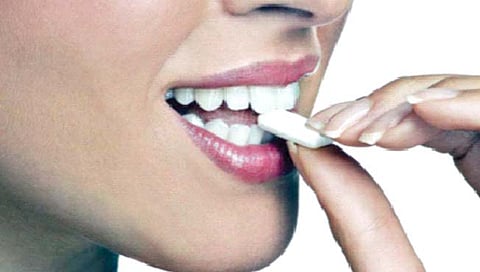 chewing gum : च्युईंगमही ठरत आहे प्रदूषणास जबाबदार