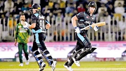 PAK vs NZ : मार्क चॅपमनचे शतक; न्यूझीलंडची पाकिस्तानविरुद्ध बरोबरी