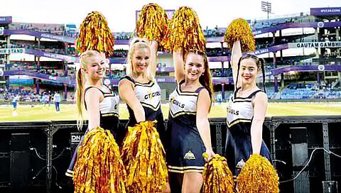 IPL 2023 : अहो आश्चर्यम्..! चीअरलीडर्सची एका सामन्याची कमाई 12 हजार ते 24 हजार
