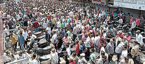 नगर : व्यापार्यांचा ठिय्या, बाजारपेठ कडकडीत बंद