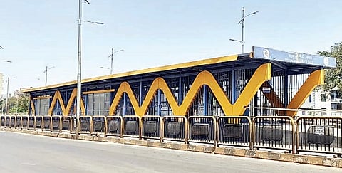 बीआरटी मार्गाच्या उद्घाटनाला मुहूर्त मिळेना; दिघी-आळंदी रोडवरील प्रवास झाला त्रासदायक