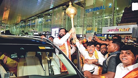 ‘जय श्रीराम’च्या गजरात मुख्यमंत्र्यांचा अयोध्या दौरा सुरू; आज रामलल्लाचे दर्शन आणि योगींसोबत बैठक