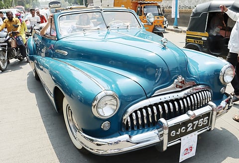 पुण्यातील रस्त्यांवर दिमाखात धावल्या विंटेज, क्लासिक कार