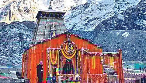 नाशिकहुन बद्रीनाथ-केदारनाथ चारधाम यात्रेसाठी तीन हजार भाविक रवाना