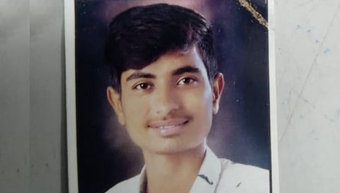 नाशिक : उन्हाळी सुटी लागल्याने दुचाकीवर गावी निघाला, रस्त्यात मृत्यूने गाठलं….