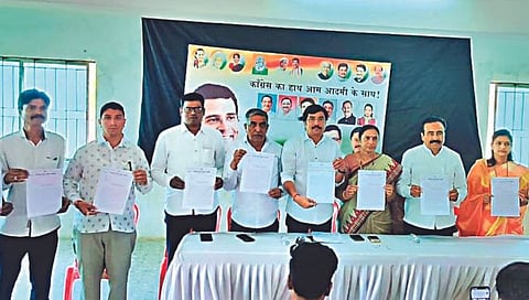 नाशिक : मुख्यमंत्री-उपमुख्यमंत्र्यांनी राजीनामा द्यावा, खारघर दुर्घटनेप्रकरणी काँग्रेसची मागणी