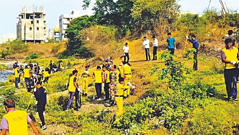 नाशिक : ७५० किलो कचऱ्याचे संकलन, नंदिनी नदीची विशेष स्वच्छता मोहीम