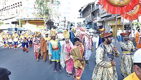 नाशिक : गोहत्या थांबवा, जिओ और जिने दो ; भगवान महावीर जयंतीनिमित्त शहरात भव्य शोभायात्रा