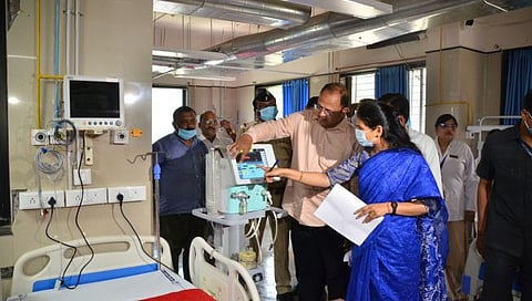 नाशिक : कोरोनाच्या वाढत्या प्रादुर्भावाने जिल्हा रुग्णालयात मॉकड्रिल