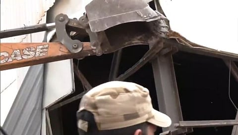 BMC demolishes film studios | मुंबई : अखेर मढमधील बालाजी स्टुडिओवर ‘बीएमसी’चा हातोडा