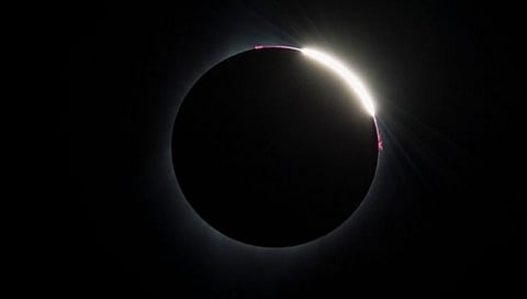 Hybrid Solar Eclipse : पाहा शतकातील दुर्मिळ ‘हायब्रीड’ सूर्यग्रहण; २०२३ मधील पहिलं सूर्यग्रहण