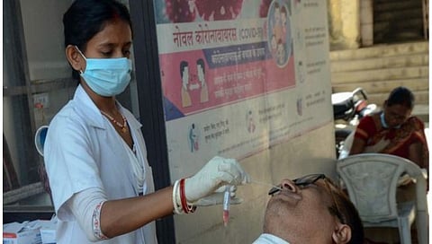 Covid-19 updates : धोका कायम! कोरोनाचे २४ तासांत १२,१९३ नवे रुग्ण, सक्रिय रुग्णसंख्या ६७,५५६ वर